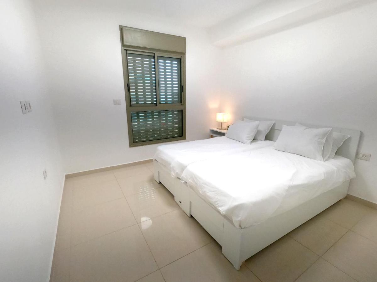 אשקלון Beach Suite Israel- Best View, Gym, Massage Chair, Low Fee For Off-Site Indoor Pool Spa ביץ סוייט ישראל- נוף ים מאלף, כיסא מסאז, חדר כושר, אפשרות לבריכה מקורה, וספא בתשלום ממש מוזל מראה חיצוני תמונה
