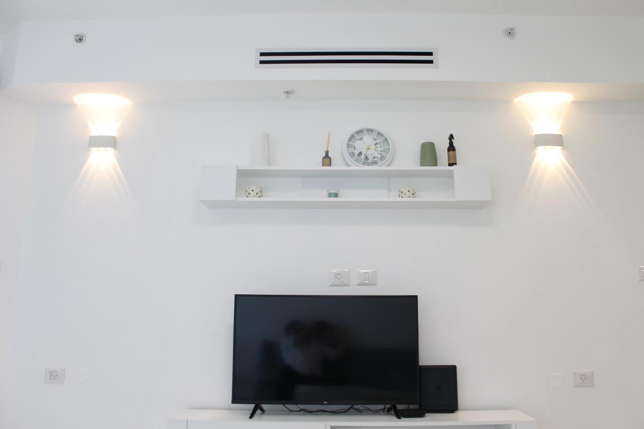 אשקלון Beach Suite Israel- Best View, Gym, Massage Chair, Low Fee For Off-Site Indoor Pool Spa ביץ סוייט ישראל- נוף ים מאלף, כיסא מסאז, חדר כושר, אפשרות לבריכה מקורה, וספא בתשלום ממש מוזל מראה חיצוני תמונה